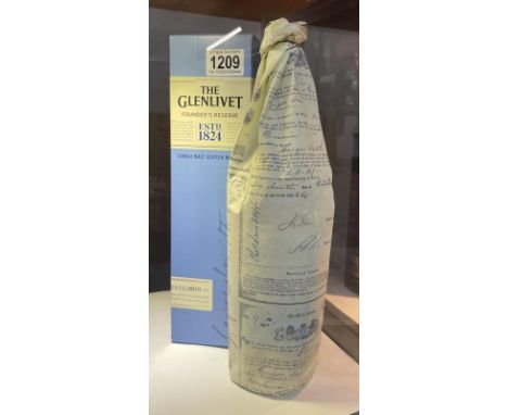 A boxed Glenlivet Founder's Reserve single malt scotch whisky with original packaging. 
