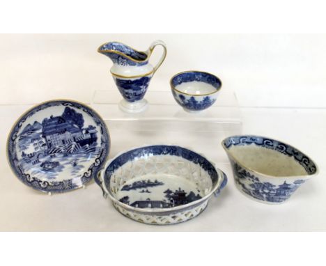 Early 19th century pearlware blue & white "Willow" pattern pierced sweetmeat basket of twin handled oval form, 21cm long; "Wi