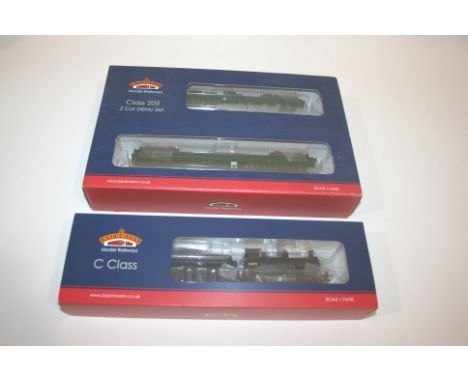 BACHMANN BOXED LOCOMOTIVE a boxed 31-465 C Class locomotive 31579, and a boxed 31-236Z Class 205 2 Car Demu Set. (2)