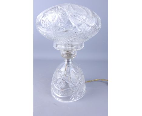 Cut Crystal table lamp, H31cm    Condition Report   Click here for further images, condition, auction times & delivery costs