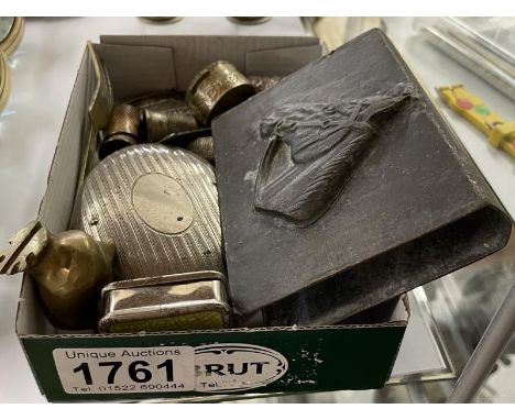 A mixed lot of small metal items including thimbles, snuff box, decanter label &amp; brass Dodo etc
