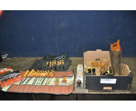 A TRAY CONTAINING CARPENTRY TOOLS including a Stanley No 4 1/2 plane, carving chisels and gouges by Ashley Isles, Henry Taylo