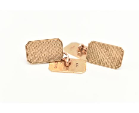 A PAIR OF 9CT GOLD CUFFLINKS, yellow gold rectangular form with engine turned pattern, chain link fittings, hallmarked 9ct Bi