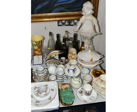 A GROUP OF VINTAGE MISCELLANEOUS ITEMS comprising a partial Longtons art deco style dinner service and tea ware comprising tw