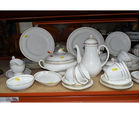 A QUANTITY OF ROYAL WORCESTER 'CONTESSA' DESIGN DINNERWARE, comprising two covered tureens, large serving bowl, six dessert d
