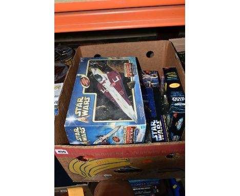 A QUANTITY OF BOXED MODERN STAR WARS TOYS AND GAMES, Hasbro Attack of the Clones Obi-Wan Kenobi's Jedi Starfighter, No.84869,