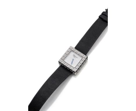 CHOPARD Ice Cube DamenuhrSchweiz um 199025 x 25 mm, L 19 cm750/000 Weißgold. Gehäuse ausgefasst mit ca. 220 Brillanten zus. c