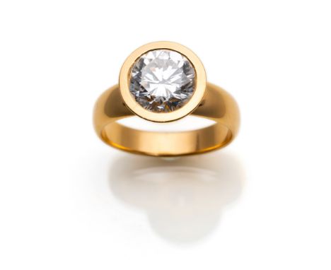 Feiner Diamant-RingGünter Krauss, StuttgartRM 63Handgearbeitete 750/000 Gelbgoldschiene, punziert. Ausgefasst mit einem Diama