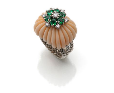 Petit Four RingDeutschlandRM 53750/000 Weißgold mit sieben Brillanten zus. ca. 0,12 ct G-H/VVS-VS, sechs Tsavorite (zwei defe