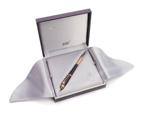 Montblanc Füllfederhalter Collection Princesse Grace de MonacoL. 13,7 cmSeriennummer 4810. Kappe und Korpus aus Edelharz, lil