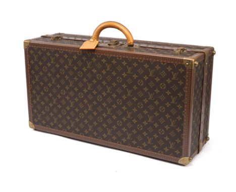 Louis Vuitton68 x 36 x 23 cmKoffer "Gemine 34 Shoe Trunk" (M21628) in braunem, beschichteten Monogramm Canvas mit Details in 