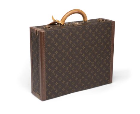 Louis Vuitton45 x 37 x 11 cmKoffer "President Briefcase" (M53012) in braunem, beschichtetem Monogramm Canvas. Griff aus natur