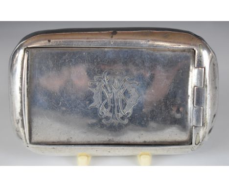 Edward VII curved hallmarked silver snuff box with hinged lid, Chester 1907, maker&nbsp;William Neale, length 8.5cm, weight 6