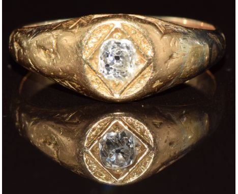 A yellow metal ring set with an old cut diamond of approximately 0.25ct, 3g, size Q