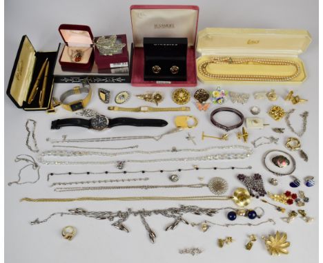 A collection of jewellery including diamant&eacute; earrings, brooches including silver filigree, Toledo, mother of pearl, Ex