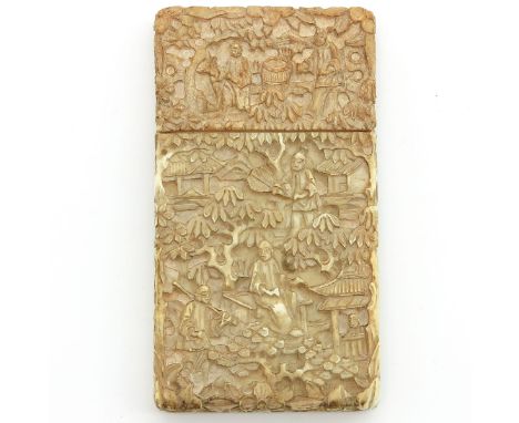 Carved, 7 x 4 cm. This item may not be shipped outside the European Union.
