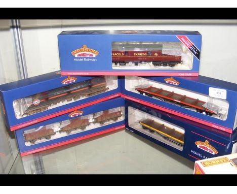 A boxed Bachmann bolster wagon, together with four others 