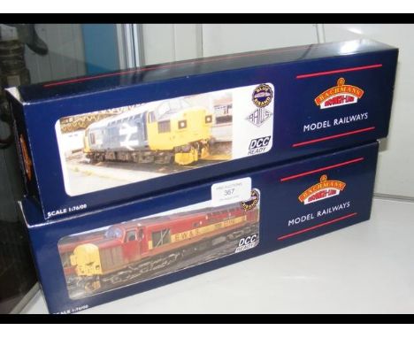 A boxed Bachmann diesel locomotive and one other 