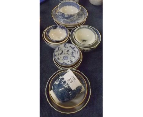 Large mixed lot: various 19th century blue and white tea wares, to include various tea bowls, saucers, tea canisters and othe