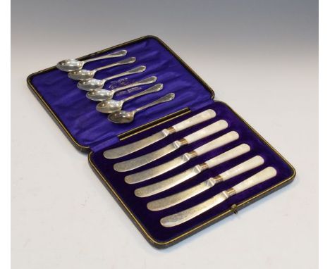 Set of six George V silver teaspoons, Sheffield 1919 and a set of six mother-of-pearl handled tea knives having silver collar