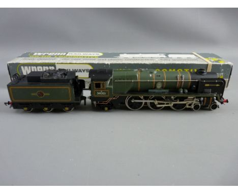 MODEL RAILWAY - Wrenn W2269 Golden Arrow 'Sir Keith Park' with detailing to bodyshell, (boxed)
