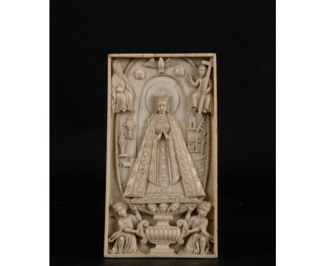 Exceptional piece finely carved in Ivory for the Portuguese market by Chinese artisans in the Portuguese colonies of Macao at