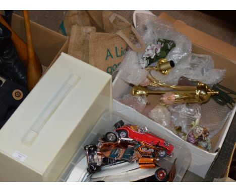 VINTAGE SEWING MACHINE &amp; DECORATIVE LIGHT FITTING   