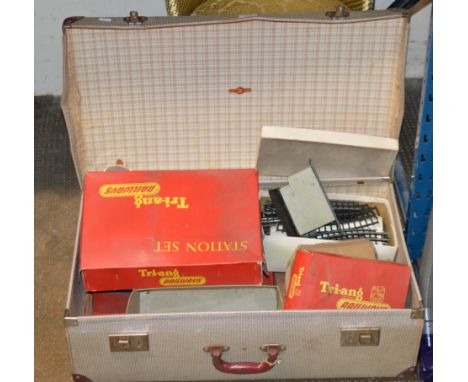VINTAGE CASE WITH VARIOUS MODEL RAILWAY ACCESSORIES   