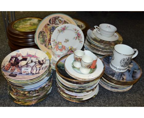 Collectors plates - a substantial quantity of Collectors plates by Wedgwood, Danbury Mint by Wedgwood and The Gradford Exchan