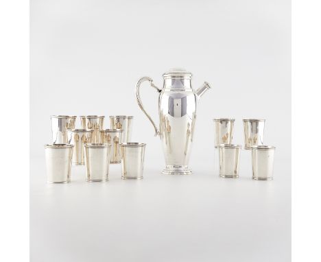 International Silver Company, Meriden, Connecticut, United States. Large sterling silver cocktail shaker or pitcher with two 