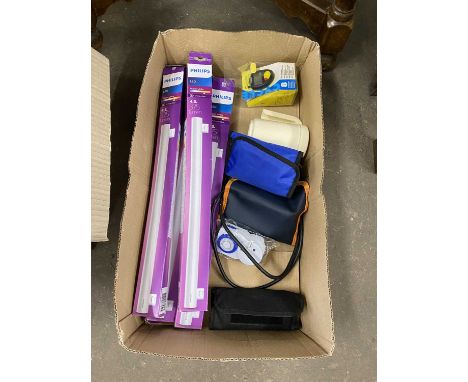 Mixed contents to include light bulbs, cameras and other items