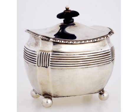 A VICTORIAN SILVER TEA CADDY, 10CM H, SHEFFIELD 1899, 6OZS 10DWTS GROSS