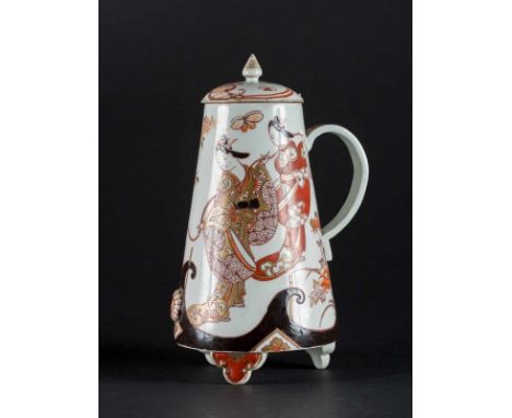  An Imari porcelain teapot and cover painted with geisha and butterflies Japan, 17th - 18th century Cm 31,00 22.00 % buyer's 