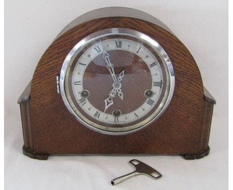 Oak mantel clock - Made in England - Patent 421434 approx. 22.5cm x 29.5cm&nbsp;