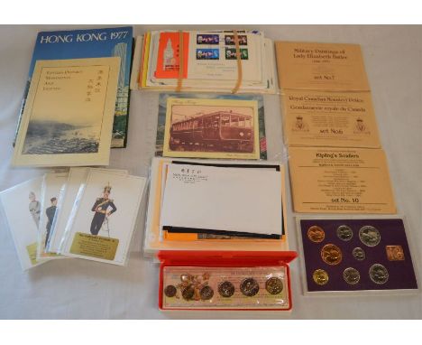 Singapore uncirculated set of six coins 1988 boxed, UK presentation set of 8 decimal coins 1970, collection of predominantly 
