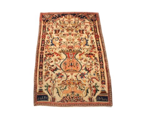 Sarough, wohl, Gebetsteppich, 1. Viertel 20. Jh., ca. 2.03 x 1.31 m, Reparaturstellen, Enden gekürzt