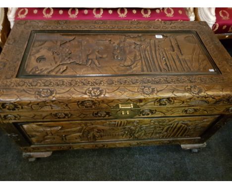 CARVED ORIENTAL CAMPHERWOOD TRUNK
