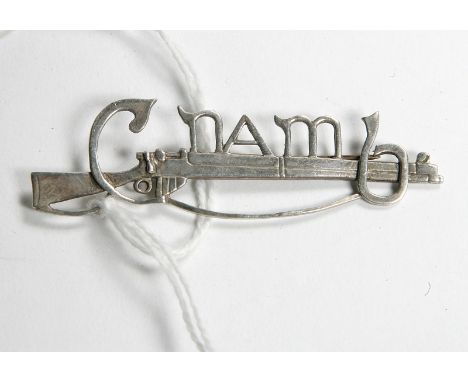 SILVER RIFLE BROOCH - 'cnamb' - AN IRISH REPUBLICAN WOMENS PARAMILITARY ORGANISATION FORMED IN DUBLIN ON 2ND APRIL 1914 AND I