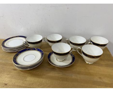 A Royal Grafton 18 piece bone china coffee set including cups, measure 7cm high, saucers and side plates (a lot)