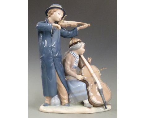 Nao figure of a cellist and violin player, H35cm