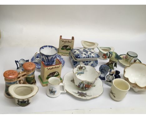 Quantity of small collectible ceramic items including some Doulton, no reserve.