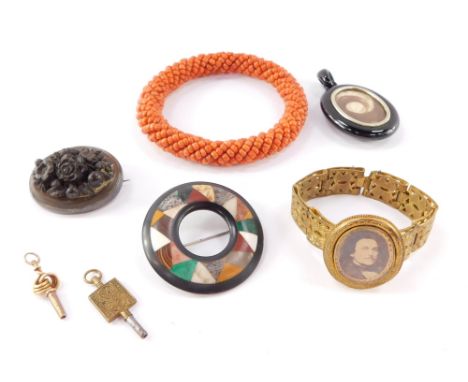 Victorian costume jewellery, including a jet hair locket pendant, specimen agate brooch, silver and lava cameo brooch, coral 