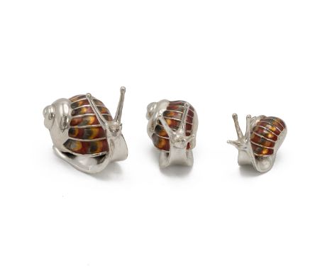 Saturno - graduated set of three silver and enamel snails, the largest height 26mm, length 35mm. (3)