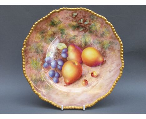 Royal Worcester painted fruit cabinet plate signed Freeman, 26.5cm diameter