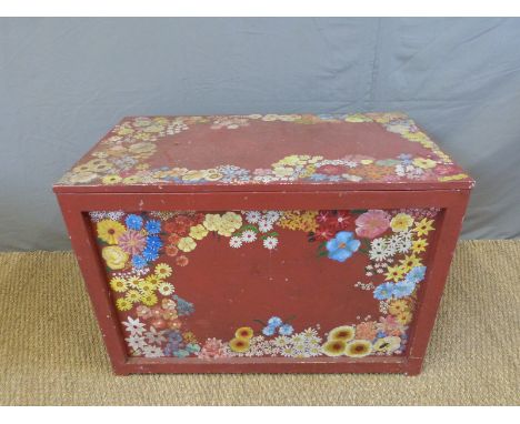 A painted trunk, width 91cm