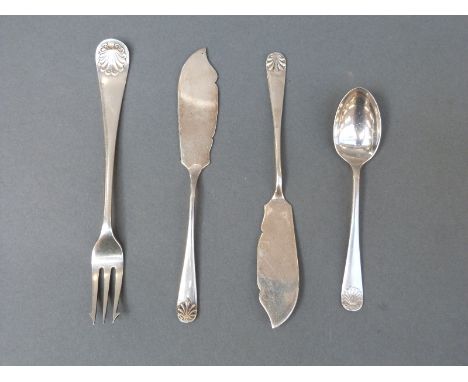 A pair of Victorian hallmarked silver shell pattern hallmarked silver butter knives, Sheffield 1892/1893, maker Atkin Brother