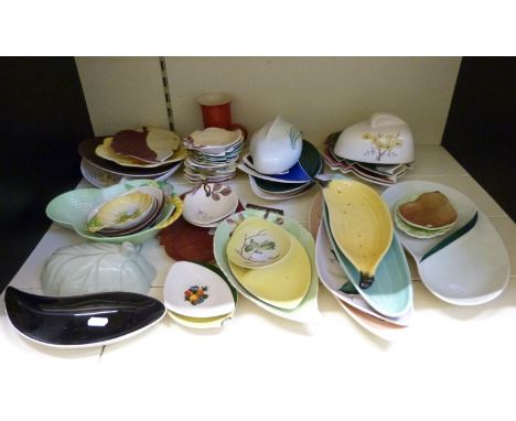 A collection of retro Carltonware salad ware, Poole etc 