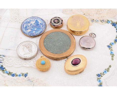 Vintage and contemporary fashion compacts, comprising oval purple stone mounted Germaine Monteil 6.5cm x 4.5cm, circular engi