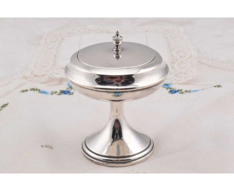 A silver powder bowl or dressing table powder c1920, A silver powder bowl or dressing table powder c1920, of circular design 