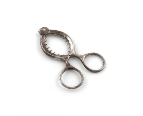 A pair of Edwardian silver egg cutters, by Hilliard and Thomason, Birmingham 1906, scissor form, plain ring handles, length 1